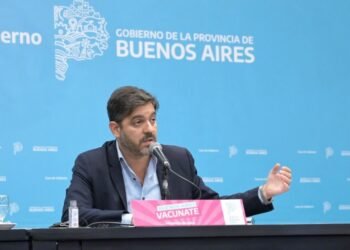 Carlos Bianco aseguró que iniciarán la vacunación a menores “cuando ANMAT lo apruebe”
