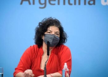 Vizzotti reiteró que se inició “un punto de inflexión y una nueva etapa” ante la pandemia