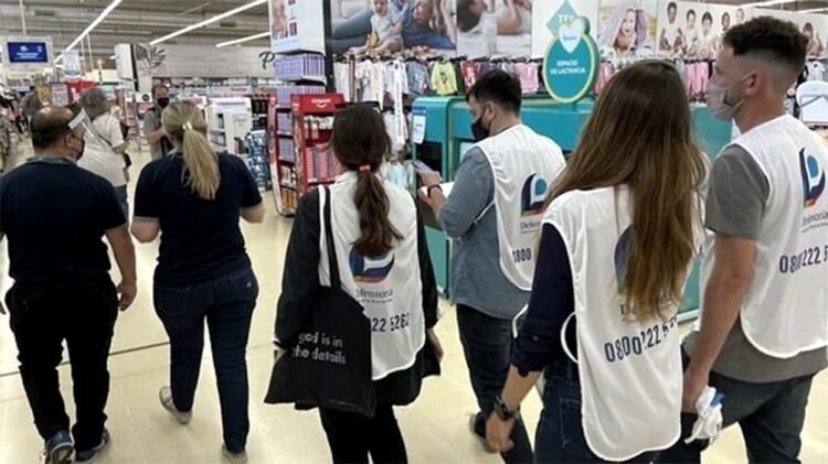 Feletti se reúne con consumidores y con el Cofeci para coordinar el control de precios