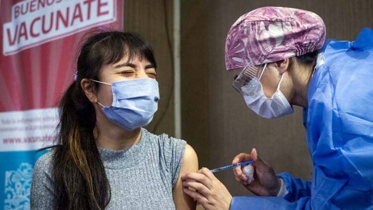 Vizzotti: “Tenemos stock de vacunas asegurado para avanzar”