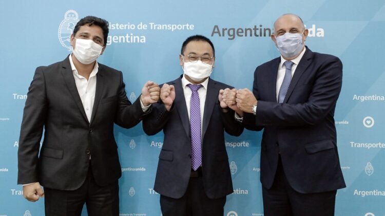 Firman memorandos de entendimiento con empresas chinas para obras ferroviarias