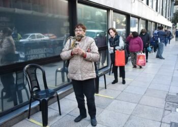 Cobran los jubilados y pensionados con ingresos hasta $ 32.664 y DNI terminado en 9