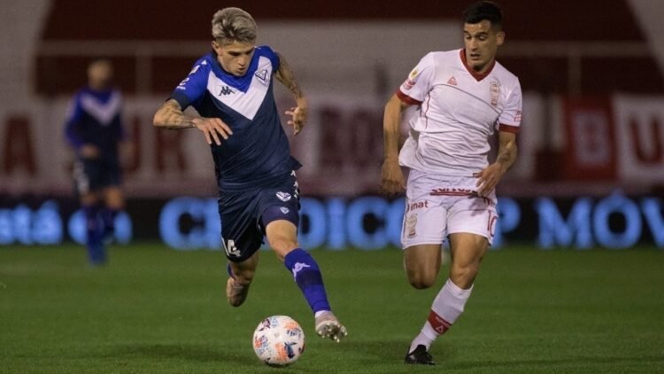 Huracán le ganó a Vélez con dos goles en dos minutos