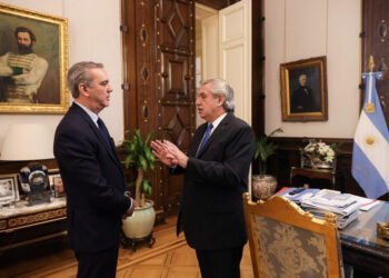 Fernández destacó el “interés” en trabajar con República Dominicana en la explotación de Vaca Muerta