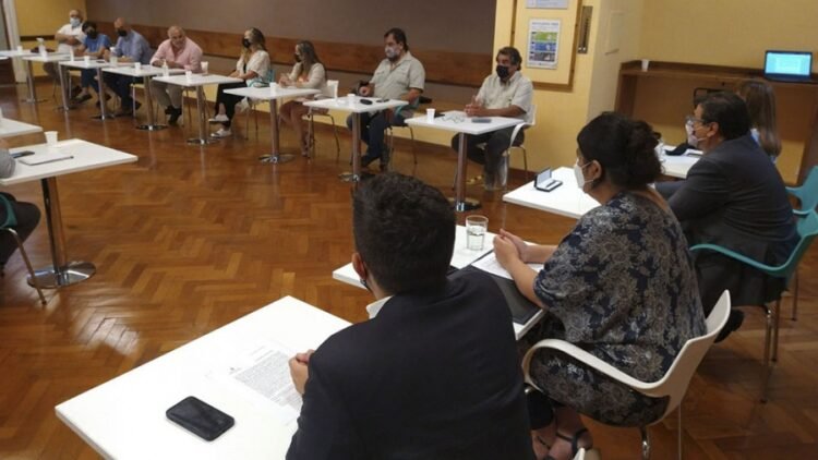 Los gremios estatales discuten una compensación paritaria ante el proceso inflacionario