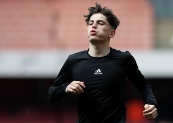 Manchester United, con debut del argentino Garnacho igualó ante Chelsea