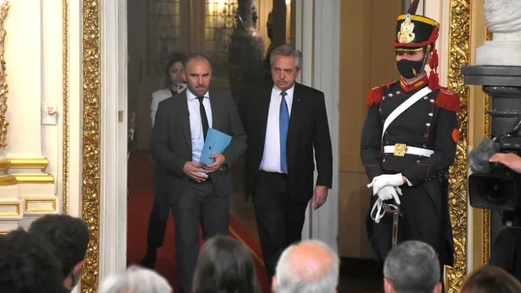 El Gobierno pagará los bonos para jubilados con más inflación: ¿se despertará el dólar?