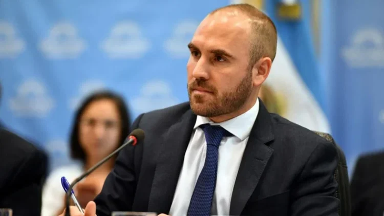 Mientras crece el peso de la deuda atada a la inflación, el Gobierno afronta en un mes y medio $1,2 billones de vencimientos en el mercado local