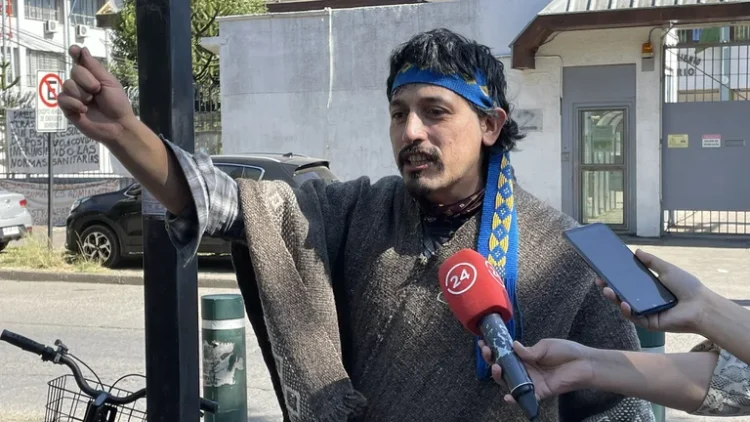 Un grupo de personalidades le pidió al Gobierno acciones contra la violencia mapuche en la Patagonia