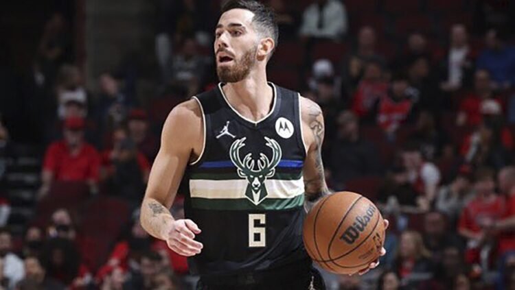 El campeón Milwaukee fue eliminado por Boston en la NBA con Vildoza en cancha