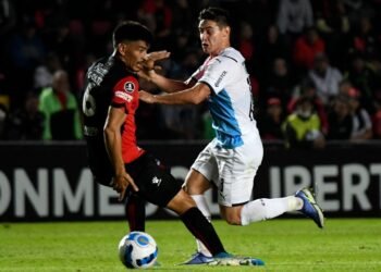 Colón le ganó a Cerro Porteño y comparten la zona de clasificación en el Grupo G