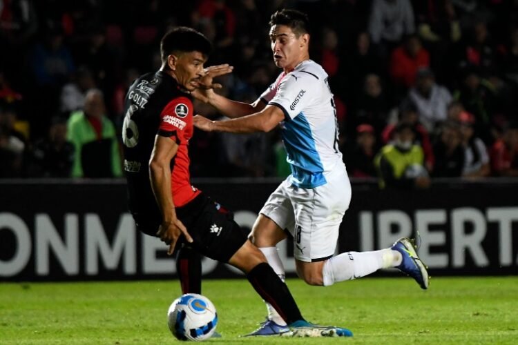 Colón le ganó a Cerro Porteño y comparten la zona de clasificación en el Grupo G