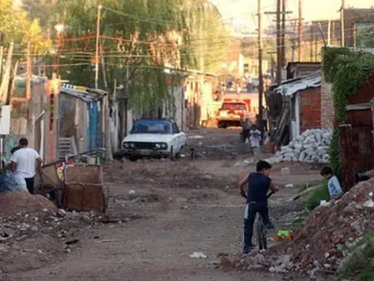 Pobreza crónica: se necesitan con urgencia condiciones para la inversión y la generación de empleo