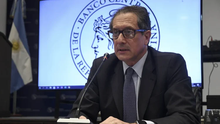 Las importaciones llegaron a un récord histórico en mayo pero igualmente se agravó la falta de dólares para las empresas