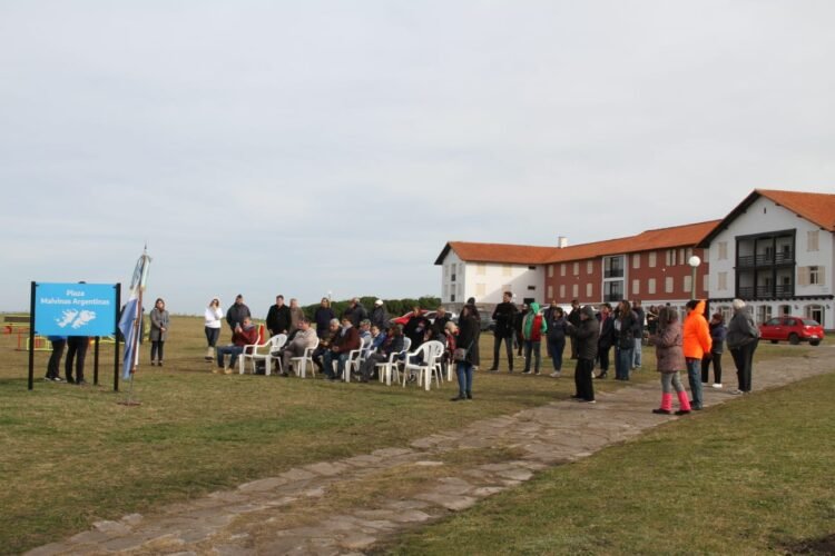 Nombramiento de las plazas “Malvinas Argentinas” en las Unidades Turísticas