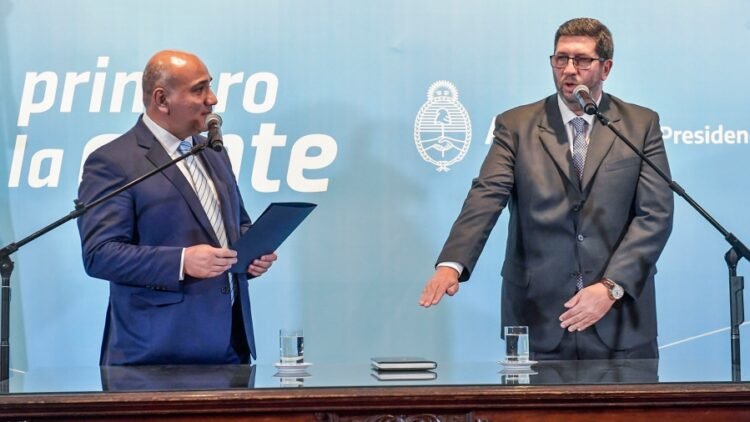 Manzur tomó juramento a Juan Manuel Olmos como nuevo vicejefe de Gabinete