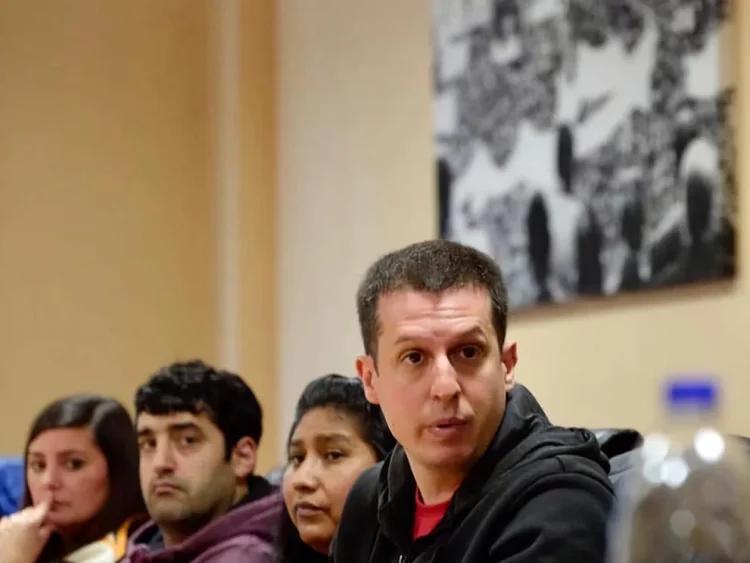 Un dirigente piquetero ocupará la banca que deja Sergio Massa en la Cámara de Diputados