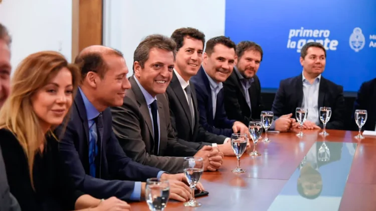 Massa anunció inversiones por USD 2.100 millones en energía y facilidades para acceder a los dólares a las empresas que aumenten la producción en Vaca Muerta