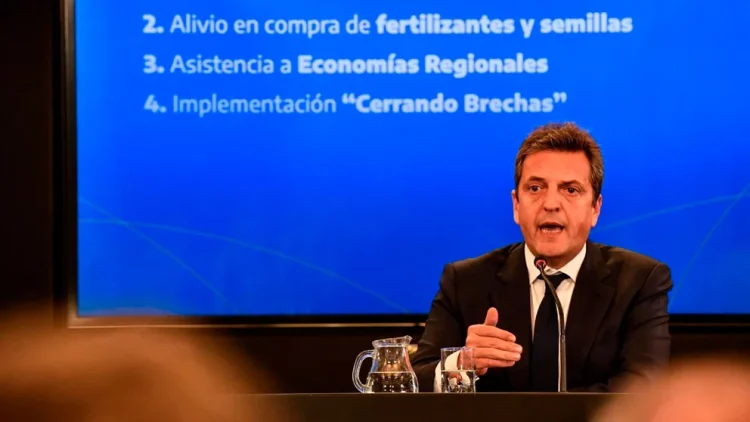 Massa lanzará el martes un plan de incentivos para pequeños y medianos productores de soja y maíz