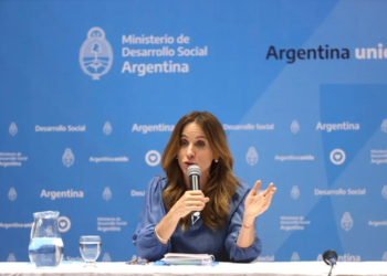 Victoria Tolosa Paz anunció que les quitarán los planes sociales a los beneficiarios que compraron dólares