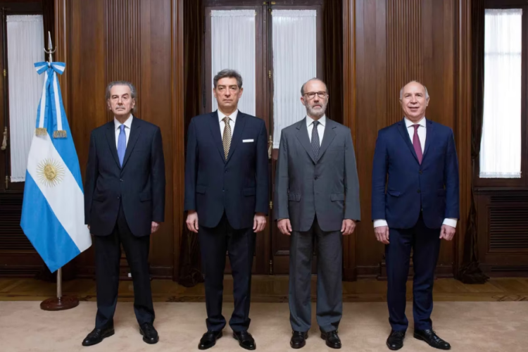 La estrategia a largo plazo del Gobierno para avanzar contra los jueces de la Corte