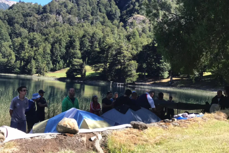 Protesta en Lago Escondido: piden que intervengan la Iglesia y el gobierno nacional para evitar hechos de violencia