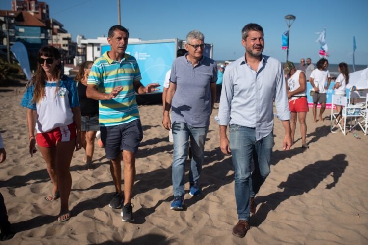 Verano 2023: Lammens y Barrera recorrieron la Playa Deportiva de Villa Gesell