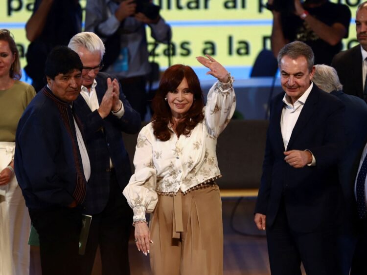 Más de 2.500 mujeres peronistas pidieron por la candidatura de Cristina Kirchner