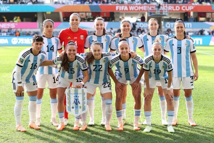 La selección argentina va por el sueño ante Suecia