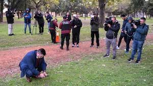 un periodista encontró un cuchillo con sangre en la zona del crimen de Mariano Barbieri