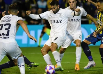 El Rojo tendrá una parada brava contra el Canalla en Rosario