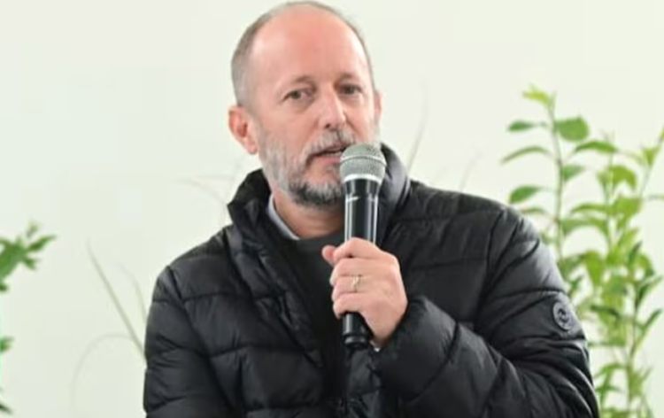 Sigue sin renunciar: Martín Insaurralde logró que le extiendan la licencia como intendente de Lomas de Zamora