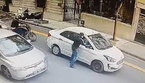 Investigan un misterioso robo motochorro en Recoleta: se llevaron el botín pero la víctima no hizo la denuncia