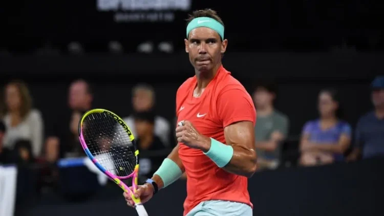 Nadal volvió a jugar al tenis con una victoria en Brisbane