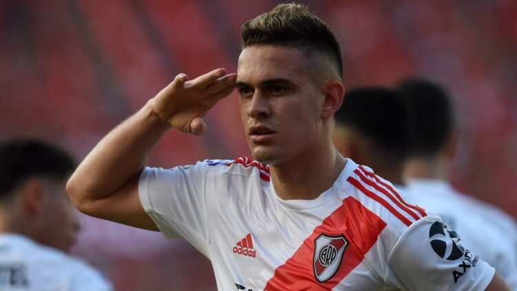 River busca a Borré pero compite con un grande de Brasil