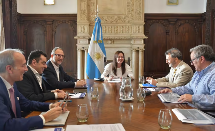 El Gobierno convocará a los gremios nacionales docentes y prepara un decreto para neutralizar un eventual paro