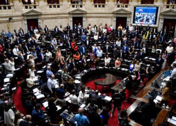 El Gobierno busca acordar con las provincias el proyecto de Ley de Bases