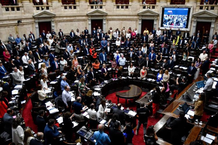 El Gobierno busca acordar con las provincias el proyecto de Ley de Bases