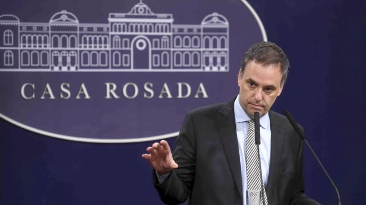 El Gobierno le contestó al FMI: “Los sectores más cuidados son los más pobres”