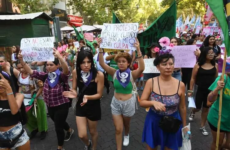 8M: las mujeres marchan contra el ajuste y para defender los derechos conquistados
