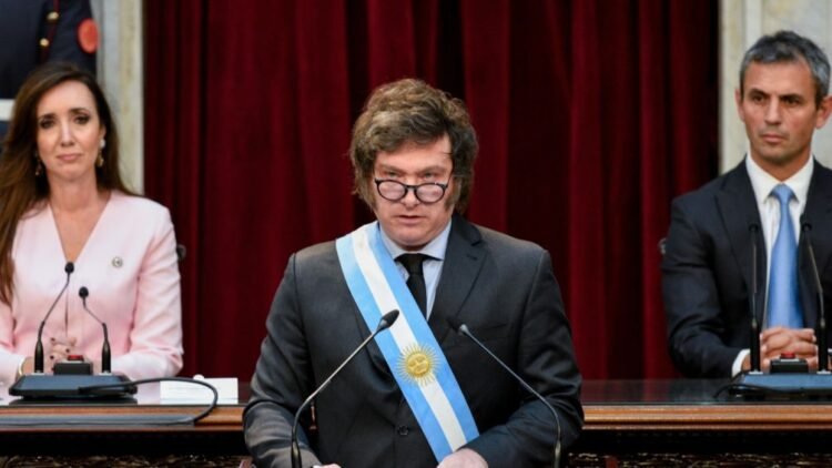 El Gobierno quiere armar un “Consejo de Mayo” con empresarios y sindicatos para sumar puntos al pacto del 25