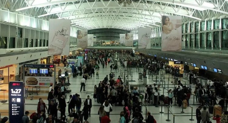 Las aerolíneas cancelan sus vuelos por el paro general: perderán una millonaria suma de dinero