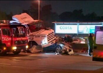 Accidente fatal en la Panamericana: hay 2 muertos y un menor internado tras un choque múltiple