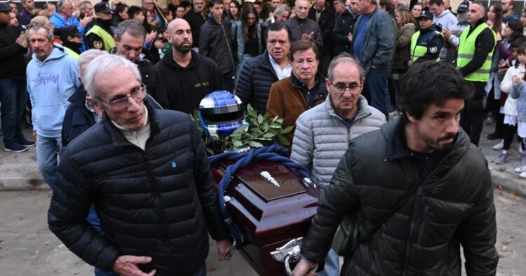 Despidieron al Flaco Traverso en su Ramallo natal