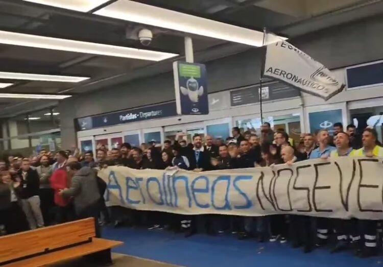 Los gremios aeronáuticos amenazaron con “escrachar” a los senadores que voten la Ley Bases y viajen en Aerolíneas