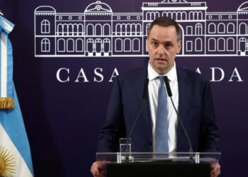 El Gobierno ratificó que el 30 de junio habrá más despidos en el Estado: “Es sano revisar cada área”
