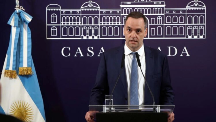 El Gobierno ratificó que el 30 de junio habrá más despidos en el Estado: “Es sano revisar cada área”