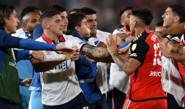 River perdió dos puntos ante Nacional en Montevideo