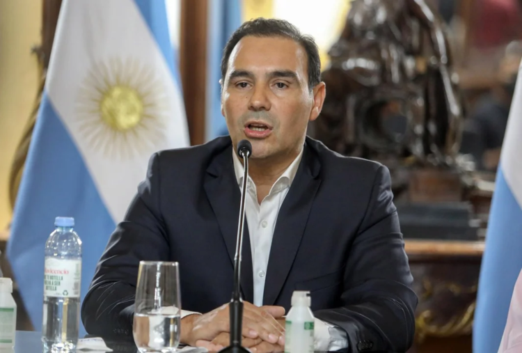 “Tenemos que hablar de una posible causa de trata”: el gobernador de Corrientes dijo que Loan ya no se encuentra en su provincia