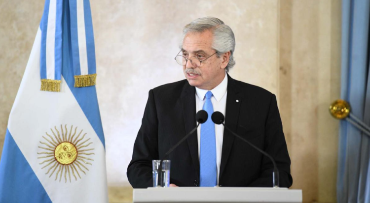 Alberto Fernández dijo que la lesión en el ojo de Fabiola Yáñez “fue producto de un tratamiento estético”